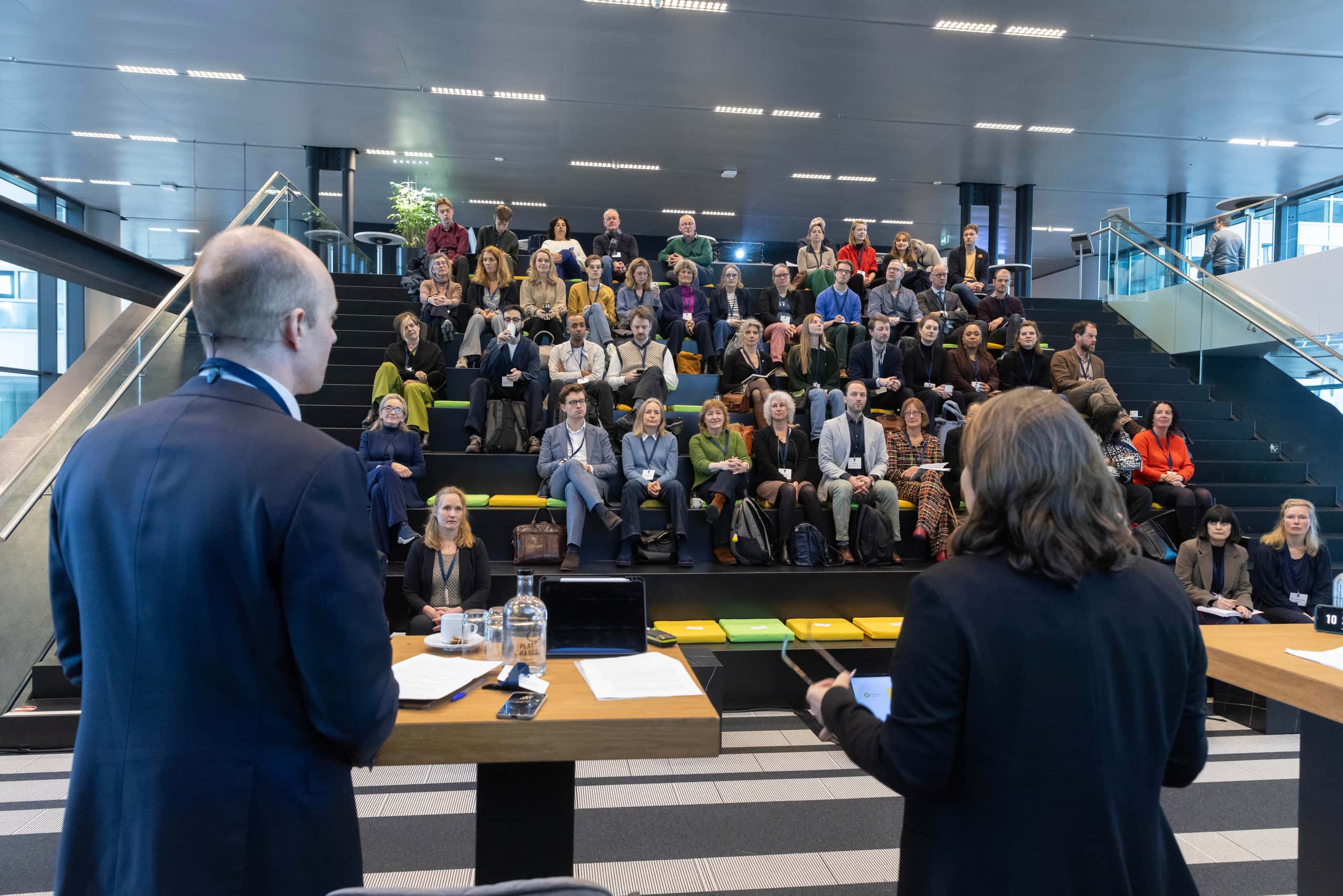 Publiek symposium 'Ficties in de ambtelijke ethiek'