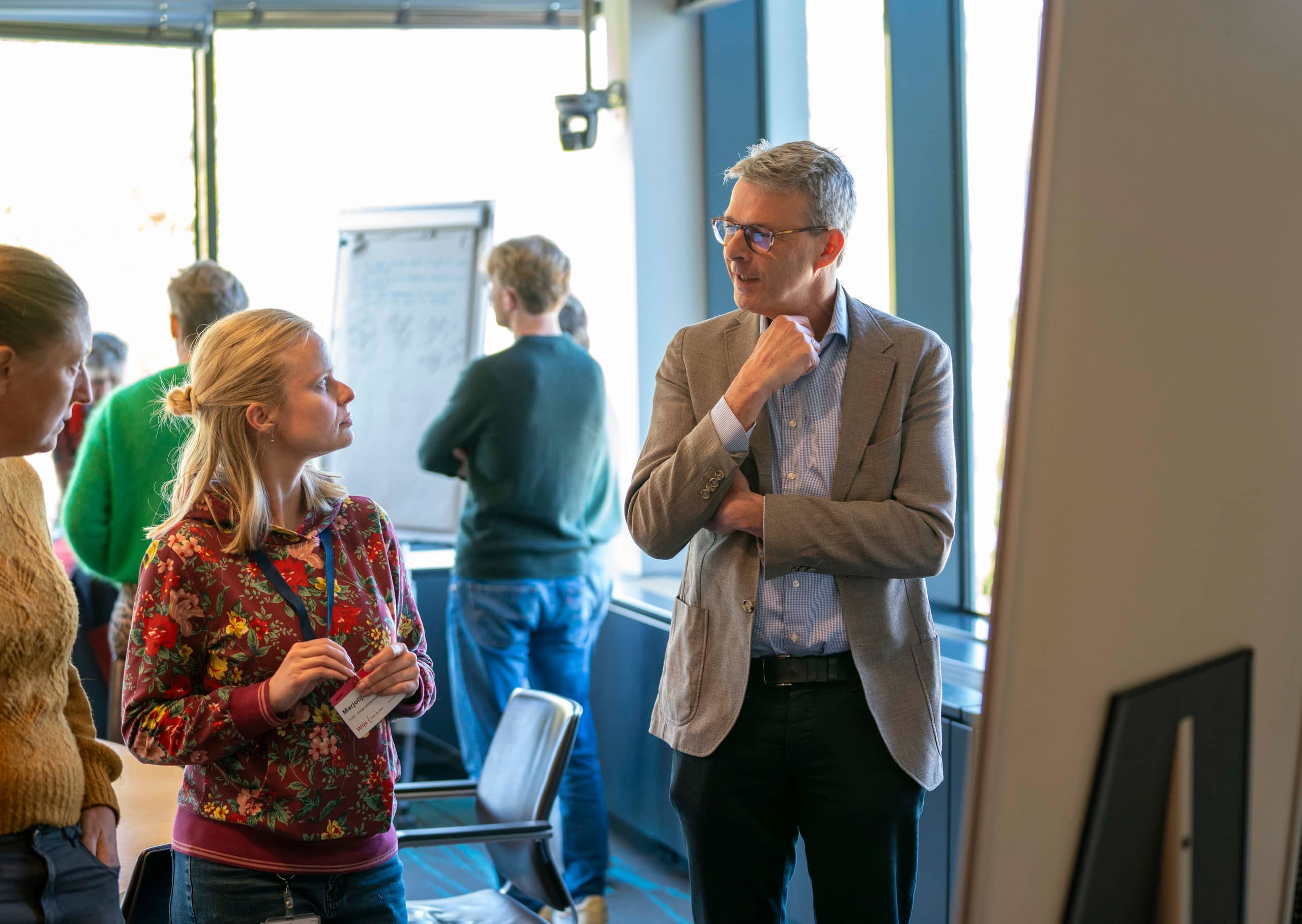 Deelnemers met elkaar in gesprek