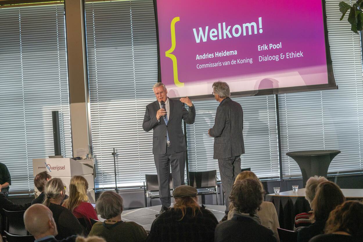 Andres Heidema en Erik Pool gaan met elkaar in gesprek