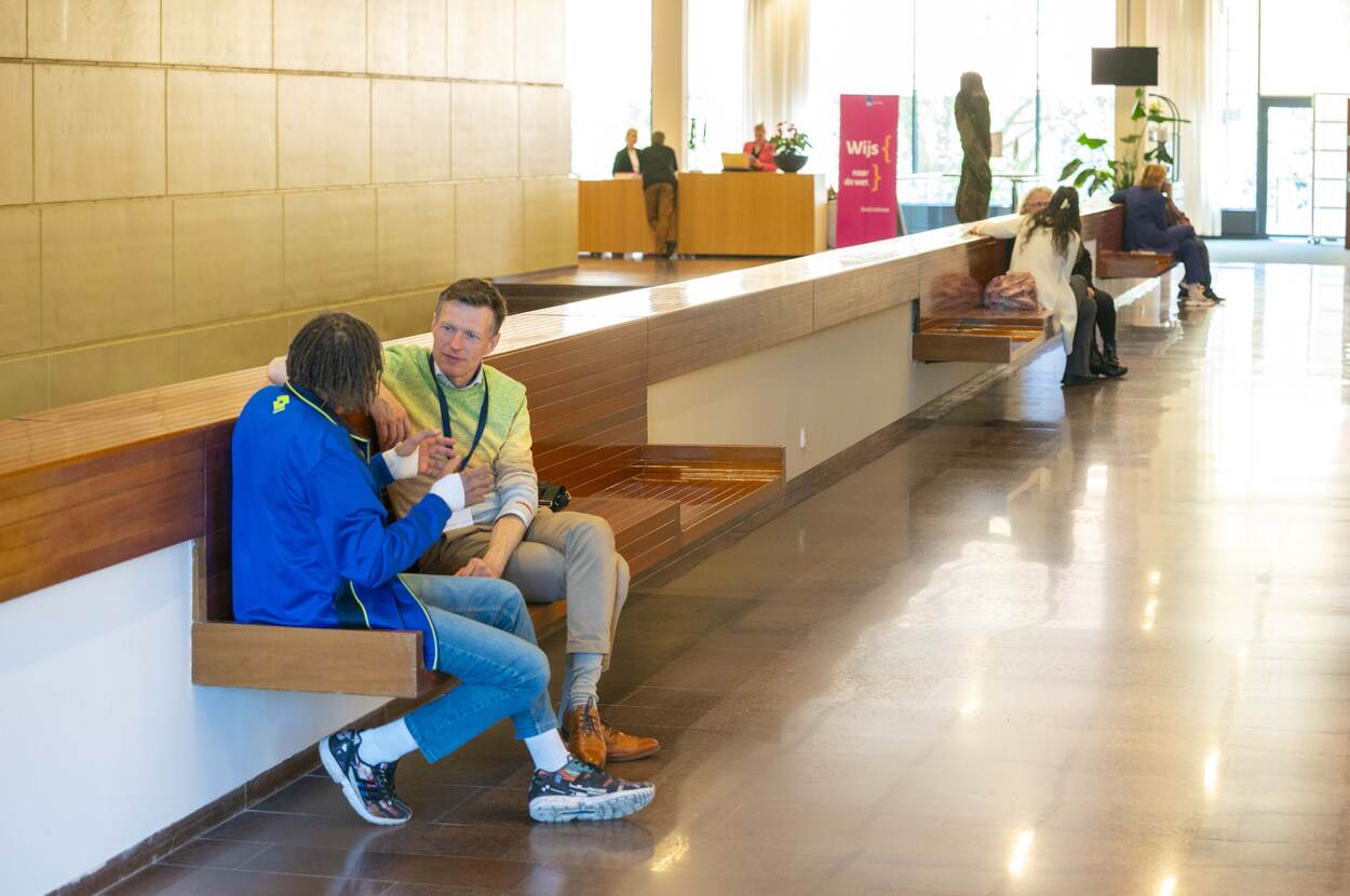 Deelnemers in gesprek