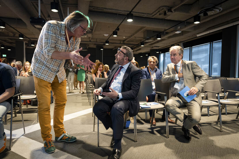 Nationale Ombudsman Reinier van Zutphen in gesprek